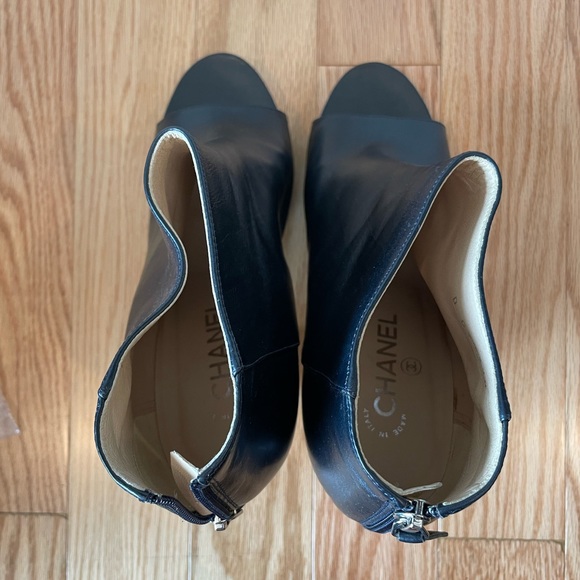 Chanel open toe bootie with cork heel - Picture 7 of 10